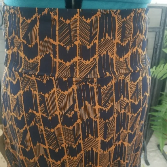 LULAROE Women Sz L Navy And Orange Safari Tribal - Picture 3 of 5